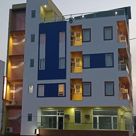 Om Hotel Rohtak Exterior foto