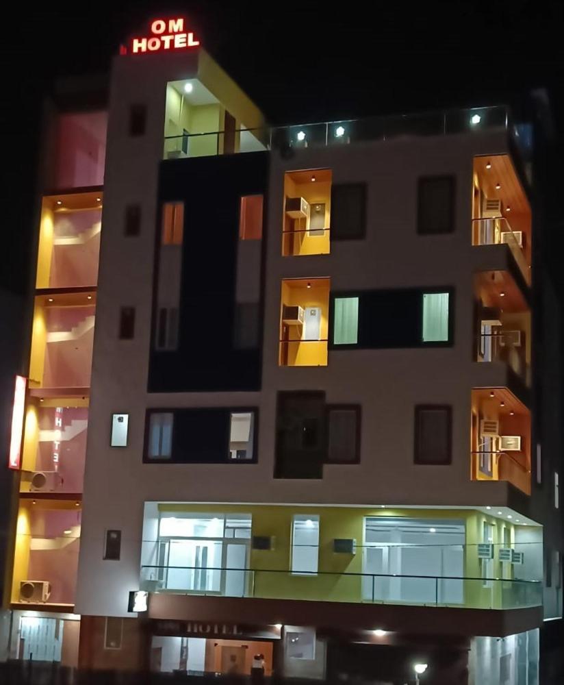 Om Hotel Rohtak Exterior foto