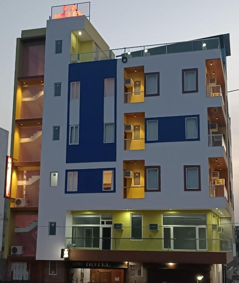 Om Hotel Rohtak Exterior foto