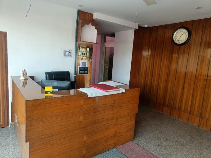 Om Hotel Rohtak Exterior foto